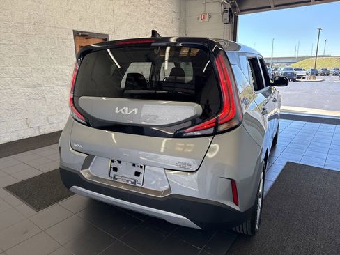 Used 2024 Kia Soul LX w/ Option Group 015 FWD image 7
