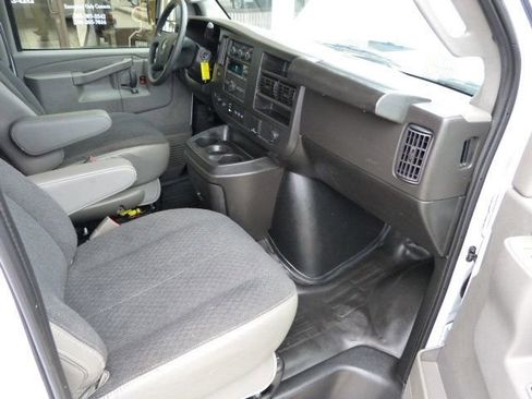 Used 2024 Chevrolet Express 2500 w/ Driver Convenience Package image 25