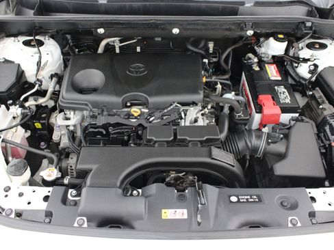 Used 2020 Toyota RAV4 XLE w/ Convenience Package FWD image 39