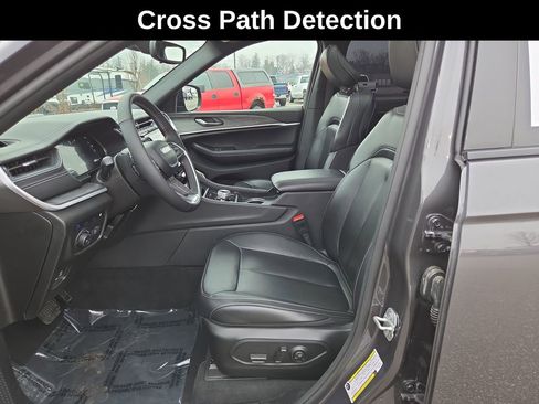 Used 2024 Jeep Grand Cherokee Limited 4xe image 13