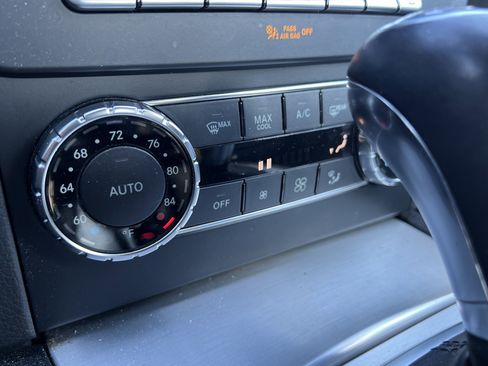 Used 2013 Mercedes-Benz C 300 Sport w/ Multimedia Pkg image 30