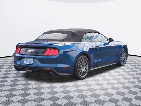 Used 2022 Ford Mustang Premium RWD image 6