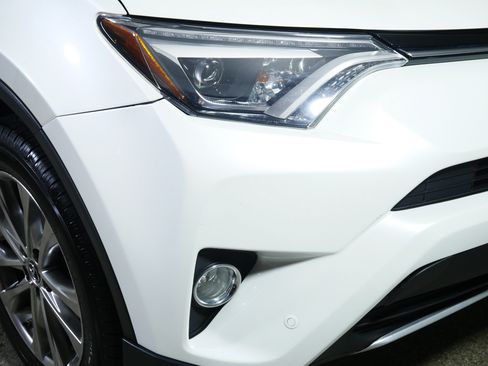 Used 2016 Toyota RAV4 Limited AWD/4WD image 16