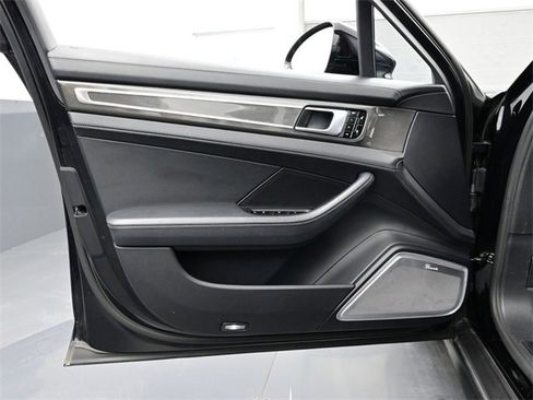 Used 2017 Porsche Panamera Turbo image 7