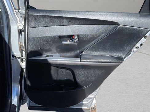 Used 2013 Toyota Venza XLE image 15