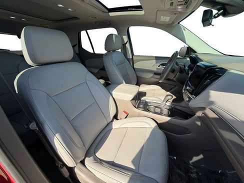 Used 2020 Chevrolet Traverse Premier FWD image 16