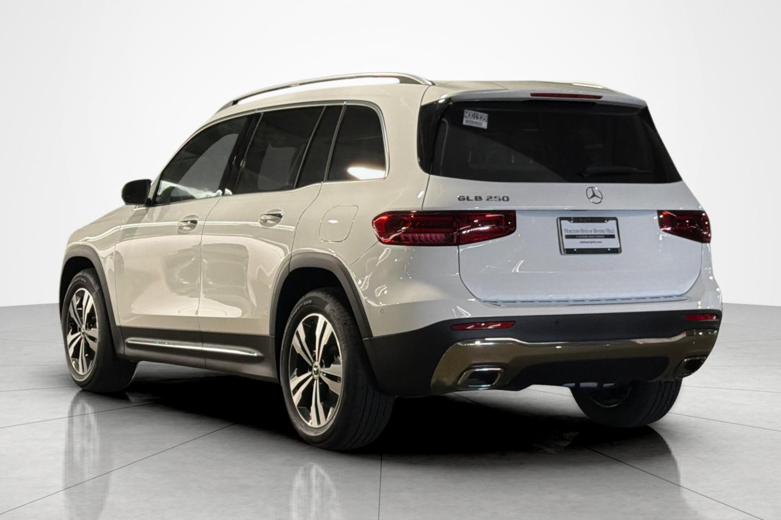 New 2026 Mercedes-Benz GLB 250 image 3