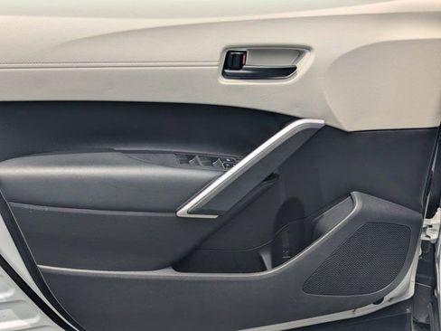 Used 2024 Toyota Corolla Cross LE FWD image 10