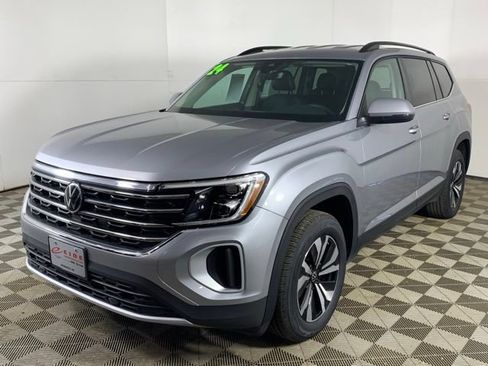 Used 2024 Volkswagen Atlas SE AWD/4WD image 12