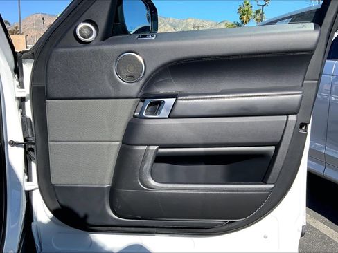 Used 2019 Land Rover Range Rover Sport HSE image 21