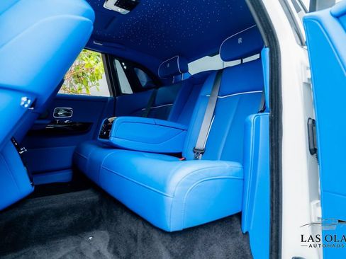 Used 2024 Rolls-Royce Phantom Sedan RWD image 59