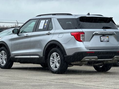 Used 2023 Ford Explorer XLT w/ Equipment Group 202A image 5
