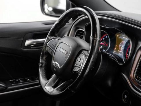 Used 2019 Dodge Charger R/T w/ Plus Group RWD image 15