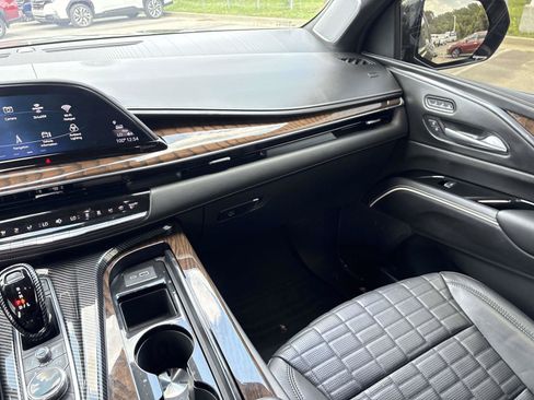Used 2024 Cadillac Escalade ESV Sport Platinum w/ LPO, ONYX Package AWD/4WD image 29
