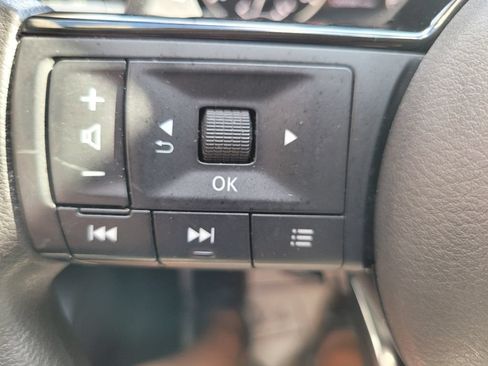 Used 2021 Nissan Rogue SV AWD/4WD image 23