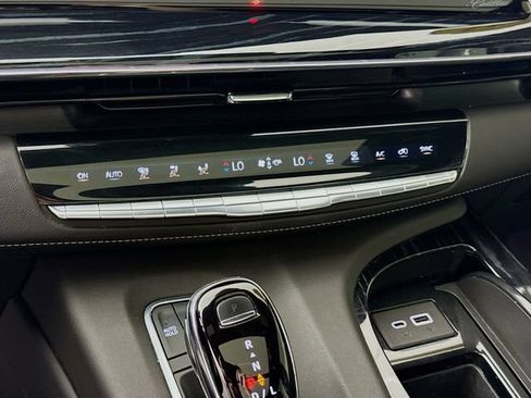 Used 2021 Cadillac Escalade ESV Sport w/ Driver Assist Tech Package AWD/4WD image 17