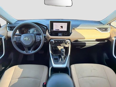 Used 2024 Toyota RAV4 XLE FWD image 15