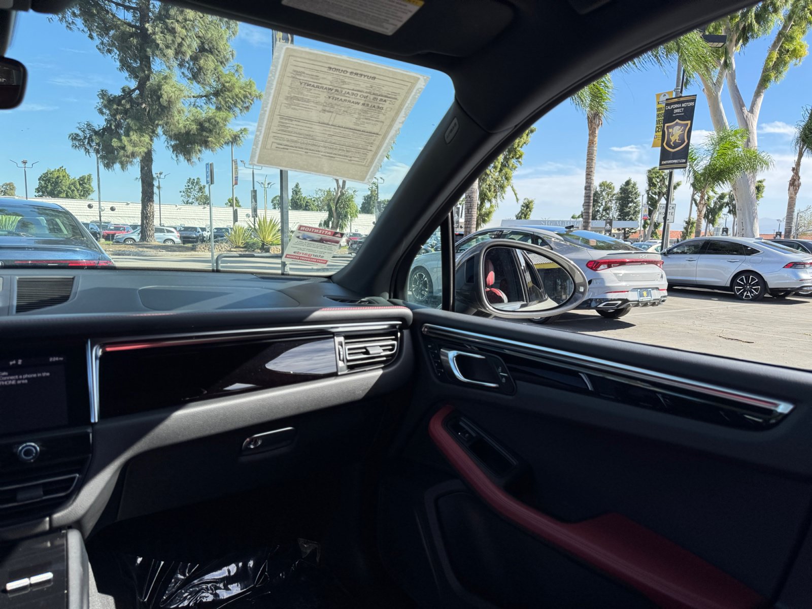Used 2023 Porsche Macan AWD/4WD image 19
