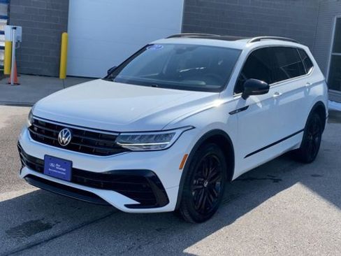 Used 2022 Volkswagen Tiguan SE R-Line image 5