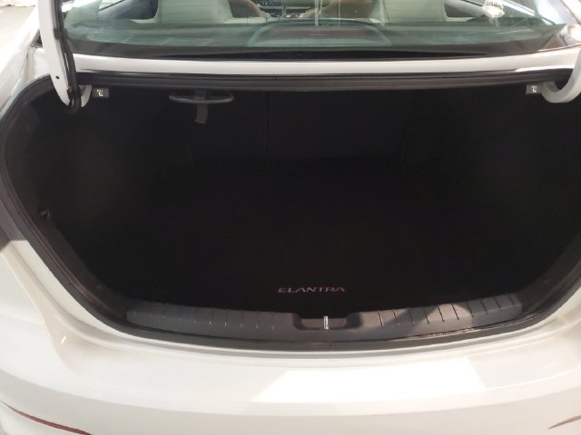 Used 2017 Hyundai Elantra SE FWD image 6