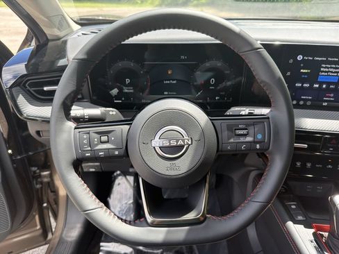 New 2026 Nissan Kicks SR AWD/4WD image 26
