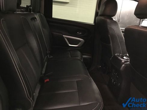 Used 2019 Nissan Titan PRO-4X w/ Pro-4x Convenience Package AWD/4WD image 34