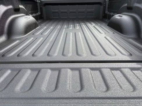 Used 2024 RAM 2500 Tradesman w/ Chrome Appearance Group image 40