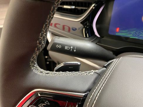 Used 2023 Jeep Grand Cherokee Overland w/ Luxury Tech Group IV image 33