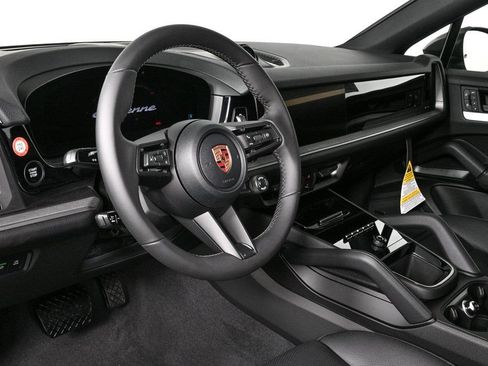 Used 2026 Porsche Cayenne Coupe AWD/4WD image 4