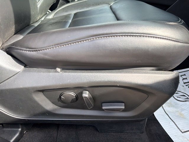 Used 2024 Ford Explorer XLT w/ Equipment Group 202A AWD/4WD image 31