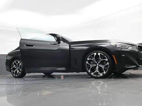 Used 2025 BMW 230i Coupe w/ Premium Package RWD image 38
