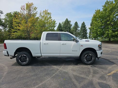 Used 2025 RAM 2500 Laramie AWD/4WD image 7