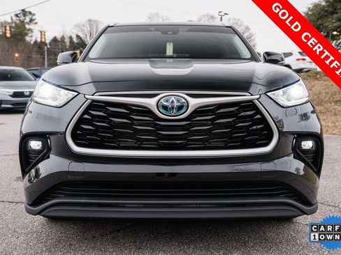 Certified 2023 Toyota Highlander Bronze Edition image 2