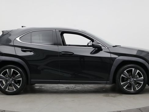 Used 2021 Lexus UX 200 w/ Accessory Package (Z2) FWD image 10