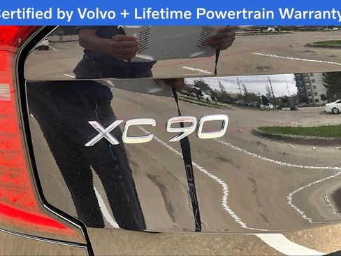 Certified 2025 Volvo XC90 B6 Plus image 42