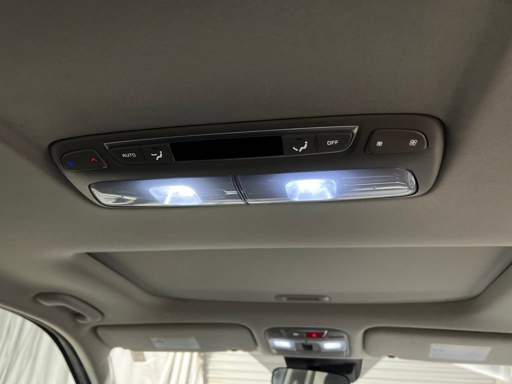 Used 2025 Kia Telluride S FWD image 15