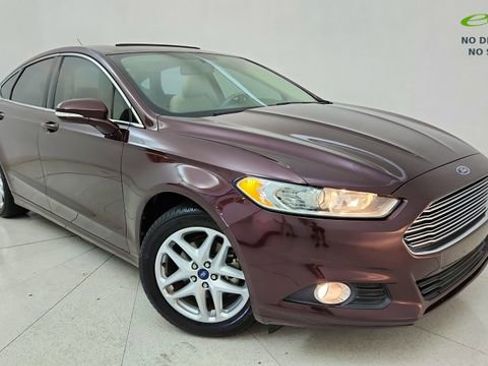 Used 2013 Ford Fusion SE FWD image 1