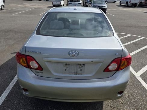 Used 2010 Toyota Corolla LE image 3
