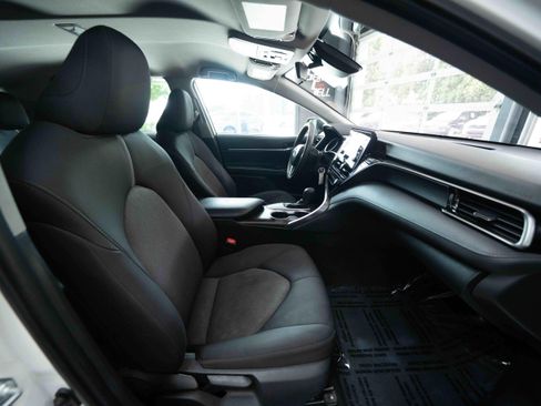 Used 2021 Toyota Camry LE FWD image 20
