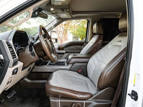 Used 2018 Ford F450 Limited image 4