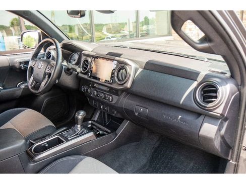 Used 2020 Toyota Tacoma 4x4 Double Cab image 13
