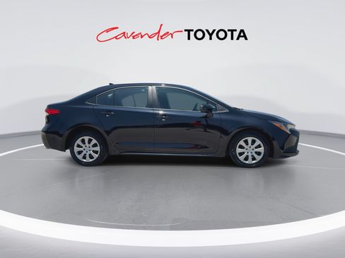 Certified 2025 Toyota Corolla LE FWD image 9