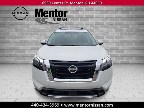 Certified 2025 Nissan Pathfinder SL w/ SL Premium Package image 2