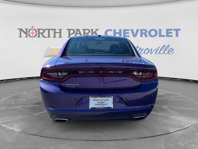 Used 2019 Dodge Charger SXT RWD image 4