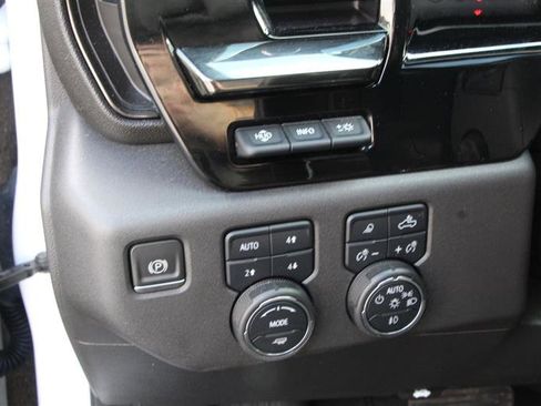 Used 2022 Chevrolet Silverado 1500 ZR2 image 30