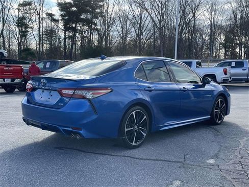 Used 2019 Toyota Camry XSE image 5