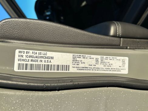 Used 2021 Dodge Durango SXT image 34