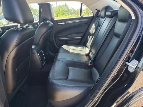 Used 2018 Chrysler 300 Touring L AWD/4WD image 12