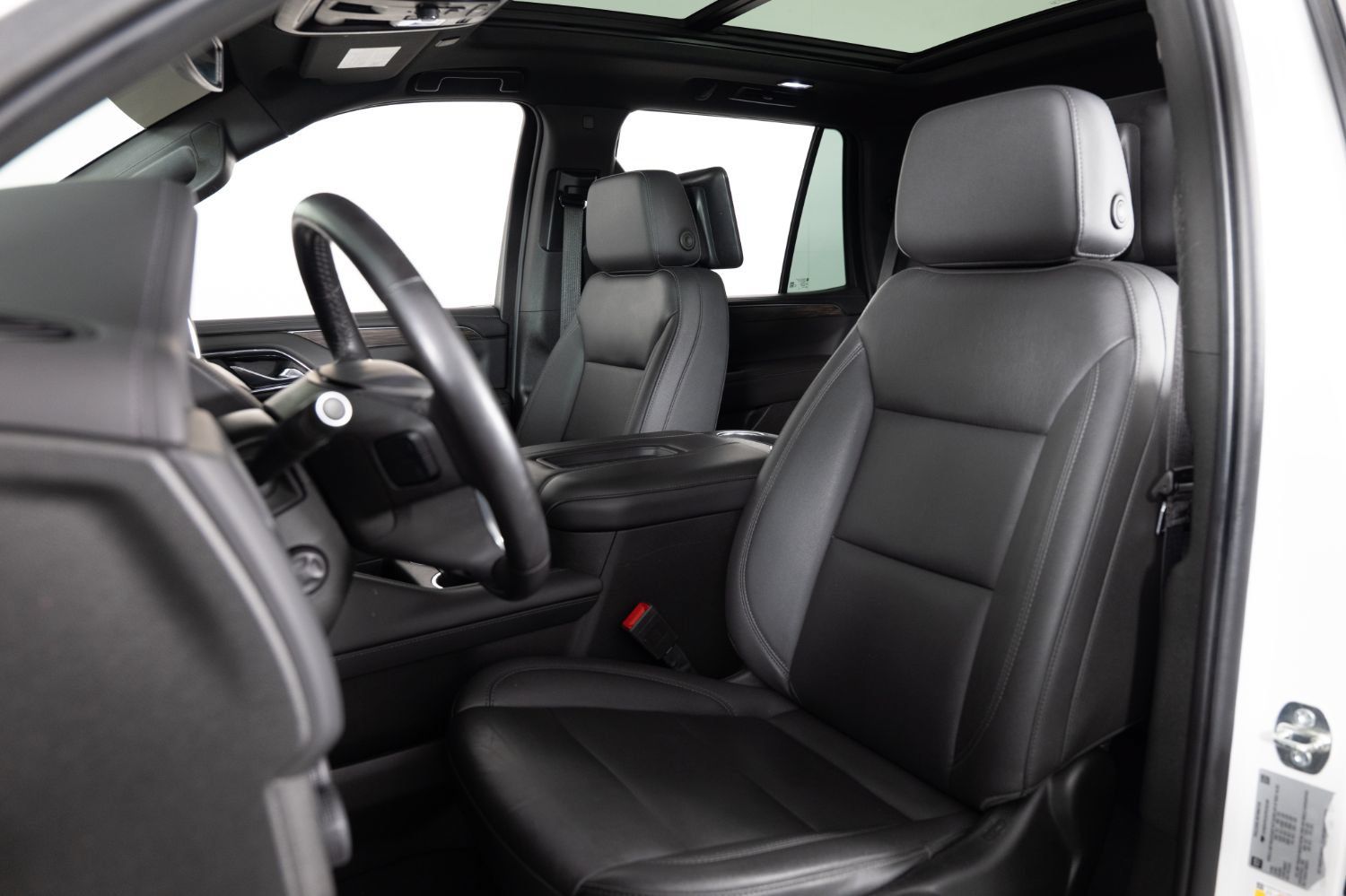 Used 2023 Chevrolet Tahoe Z71 w/ Luxury Package AWD/4WD image 16