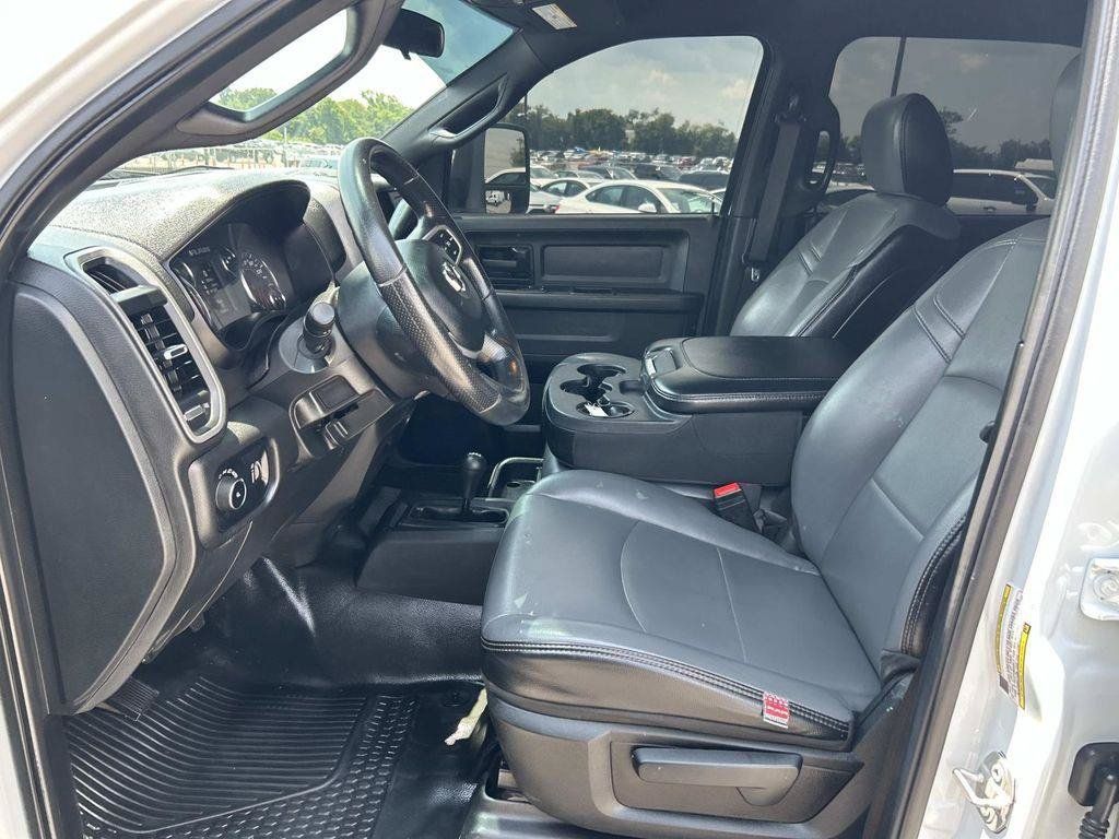 Used 2024 RAM 3500 Tradesman w/ Chrome Appearance Group AWD/4WD image 31